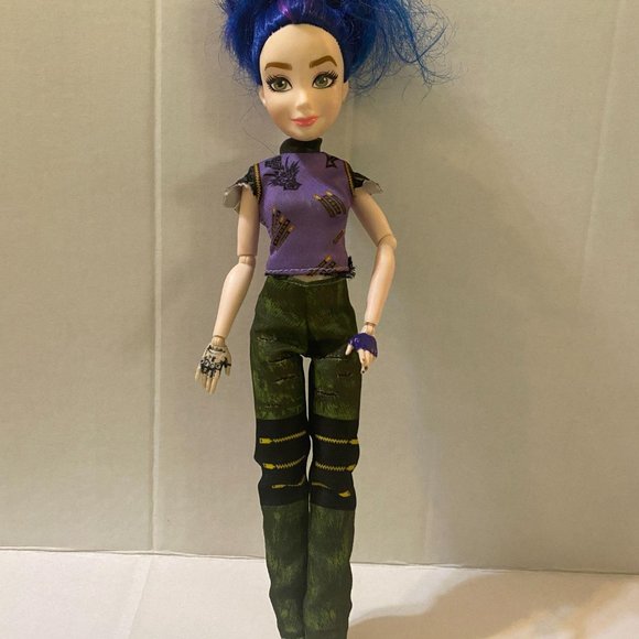 Disney Descendants Mal Doll - Picture 1 of 7